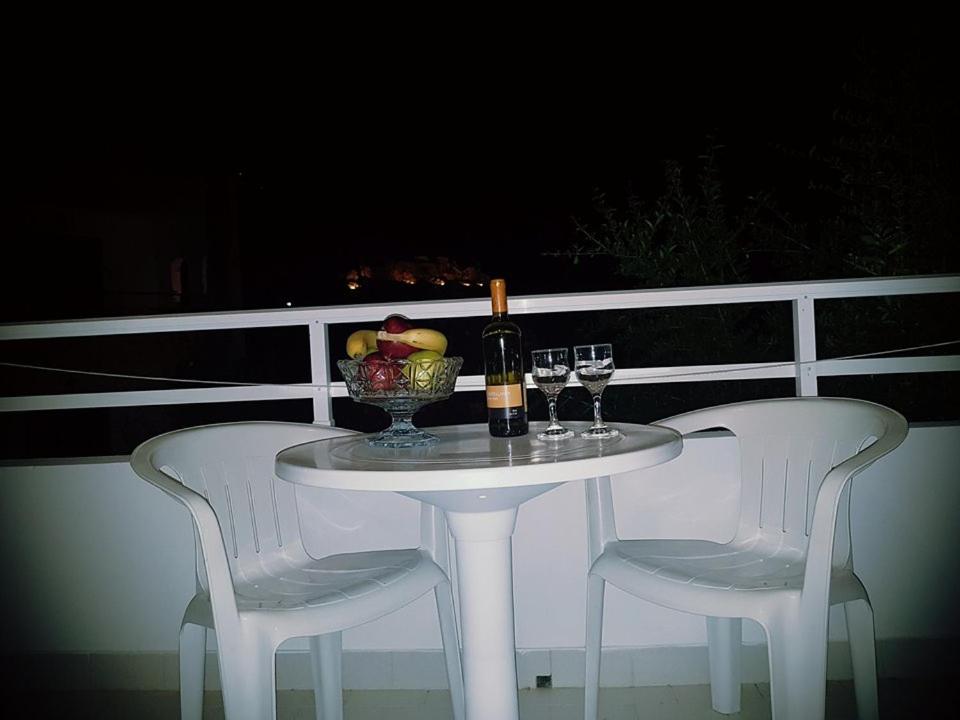 Chrisanthi Studios room 3