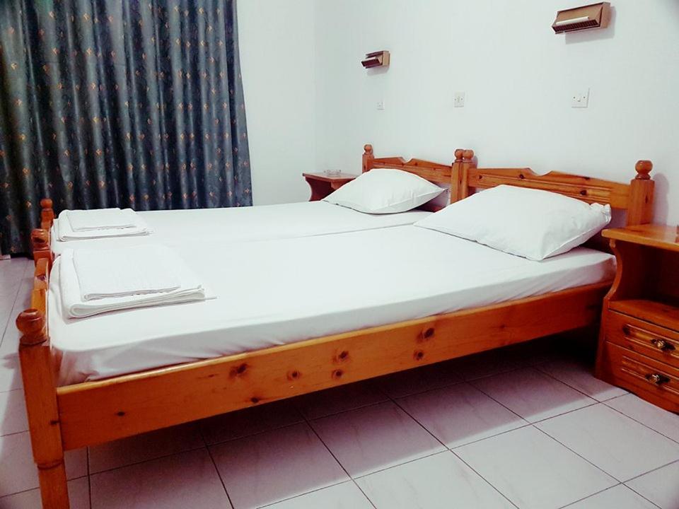 Chrisanthi Studios room 4